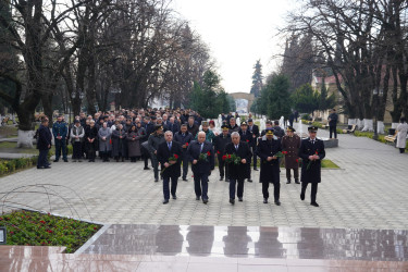 Azərbaycan xalqının xilaskarı, ulu öndər Heydər Əliyevin xatirəsinə həsr olunmuş ümumrayon tədbiri keçirilmişdir.